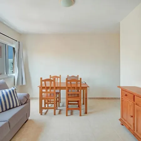 Urban Space 3: 75m² De Vida San Isidro (Tenerife)